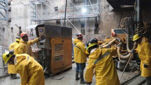Photo d'un chantier d'une entreprise de gros travaux, BTP, avec des produits Ischebeck France, spécialiste de blindage tranchée en France
